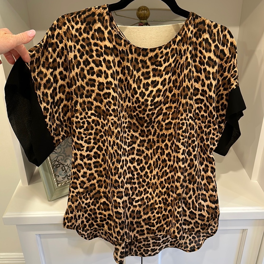 New zara blouse xs fits up to a medium